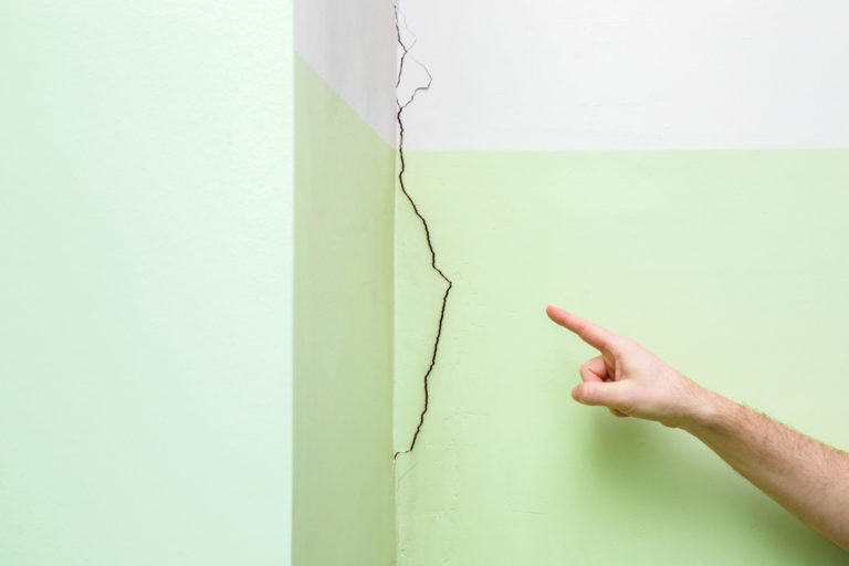 How to Repair Drywall Inside Corners | Video » The Money Pit